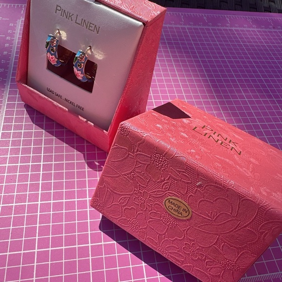 Pink linen clip on earrings blue gold tone flower loop LEAD SAFE NICKEL FREE NIB - Picture 10 of 10